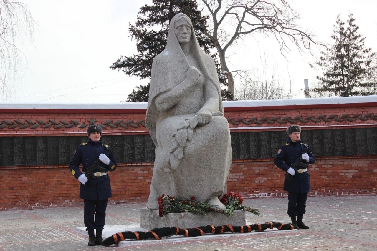 Мемориал «Скорбящая мать»